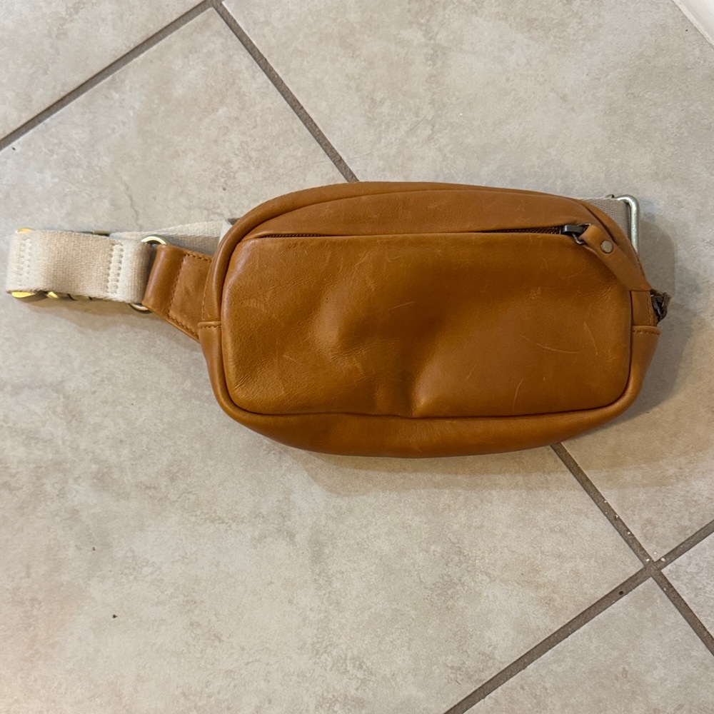 Andar “the Indie” belt bag